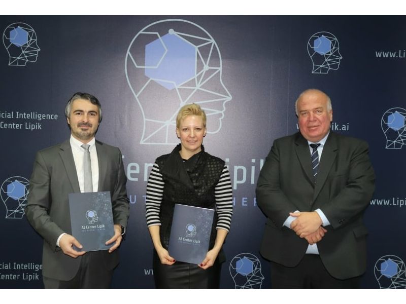 Direktor AI Centra Lipik Dejan Iličić, direktorica Microsofta Hrvatska Tatjana Skoko i gradonačelnik Lipika Vinko Kasana / Foto: Compas.hr