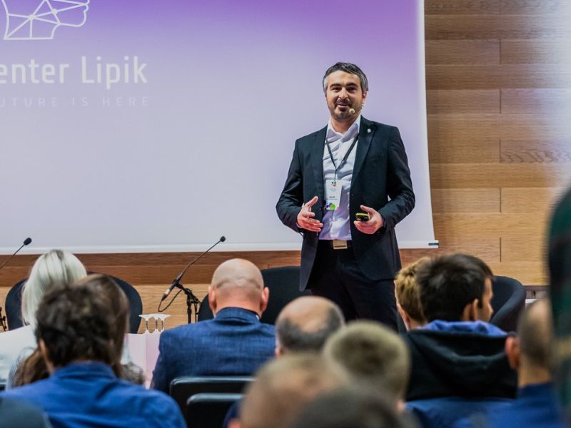 Dejan Iličić na jednoj od konferencija o umjetnoj inteligenciji / Privatna arhiva