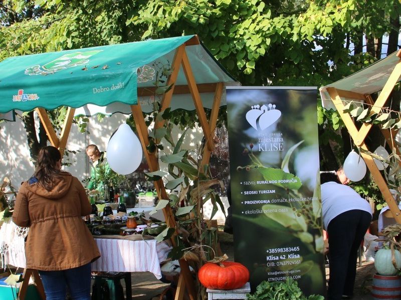 štandovi OPG-a iz Etno udruge mještana Klise