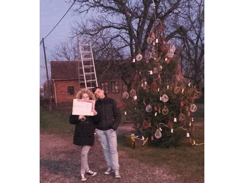 božićno drvce Udruge mladih Brezina