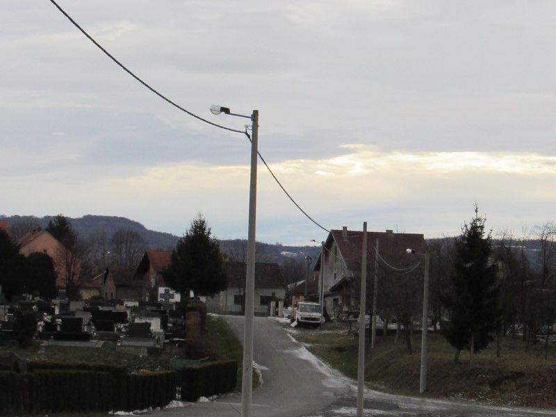 Parkiralište kod groblja