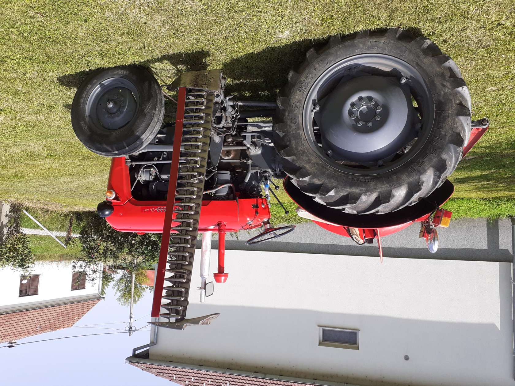 Prodajem traktor Imt 533