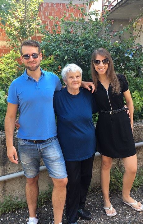 Brat Dejan, baka Zlata i Anja