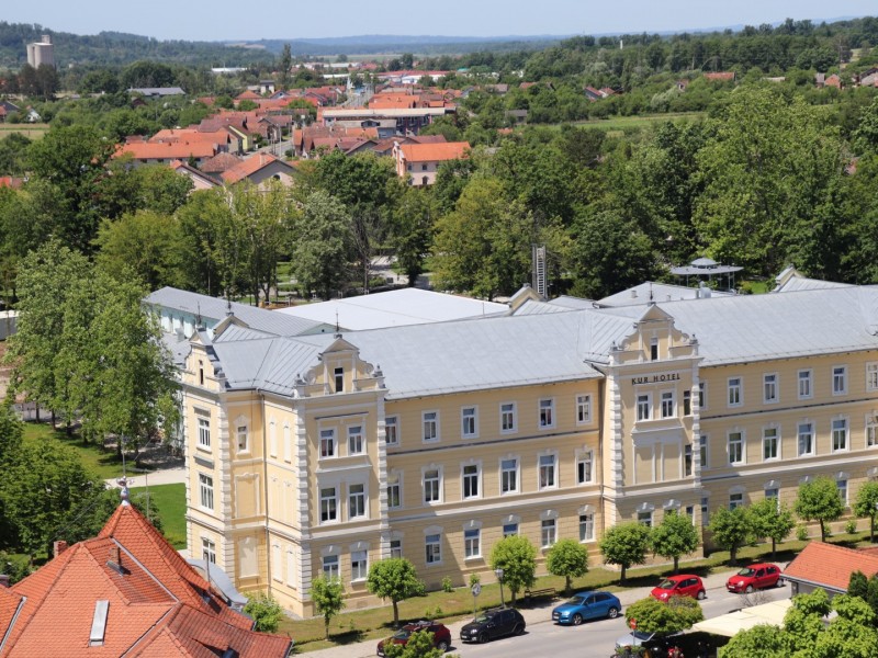 Panoramski pogled na Toplice Lipik / Compas.hr