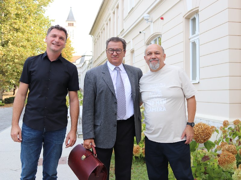 Ravnatelj Toplica Lipik Goran Pušćenik, glumac Boris Svrtan i redatelj Dražen Bušić / Compas.hr
